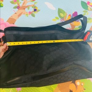 Large Gucci bag for traveling